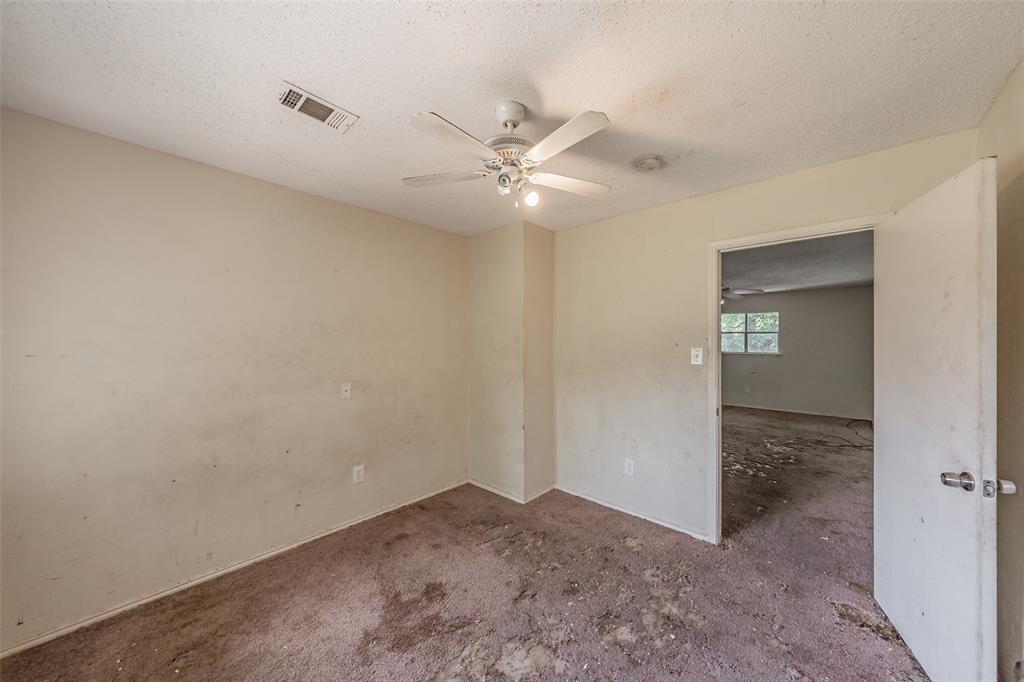 418 Longworth Boulevard Property Photo 12