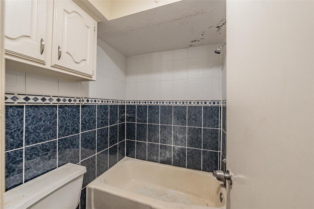 418 Longworth Boulevard Property Photo 13