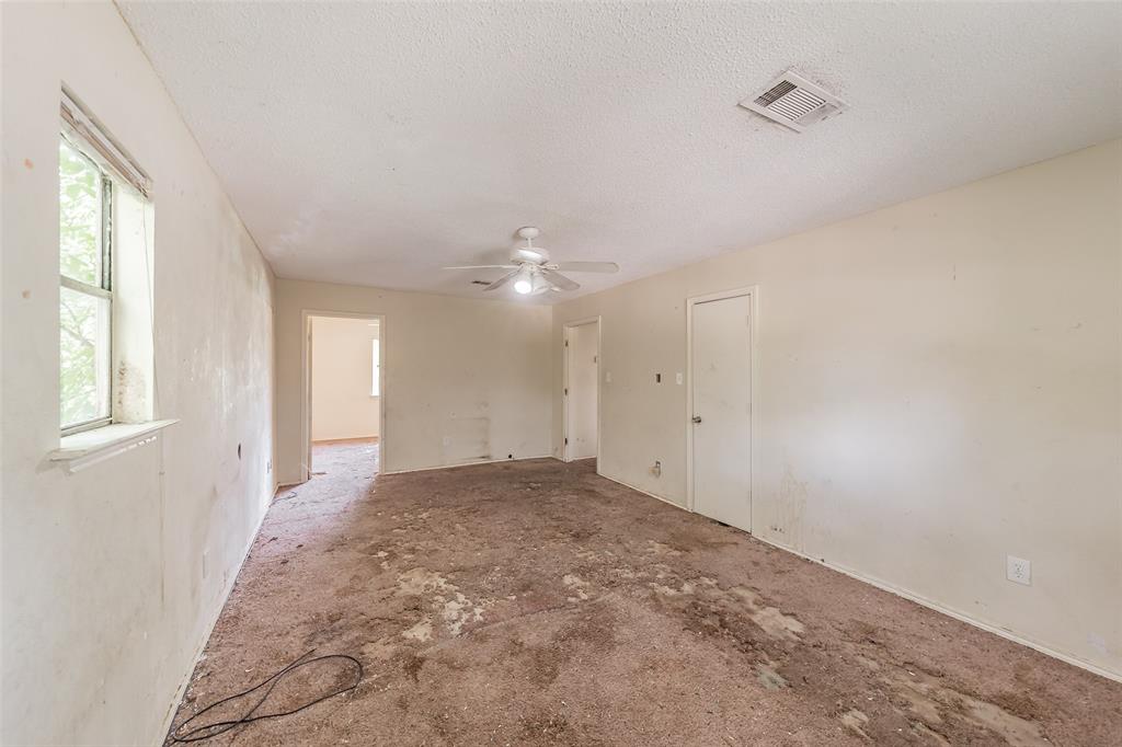 418 Longworth Boulevard Property Photo 14