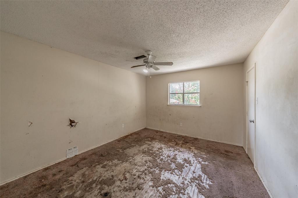 418 Longworth Boulevard Property Photo 16