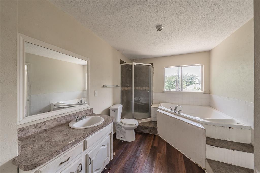418 Longworth Boulevard Property Photo 18