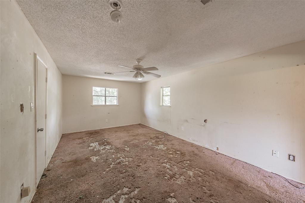 418 Longworth Boulevard Property Photo 20