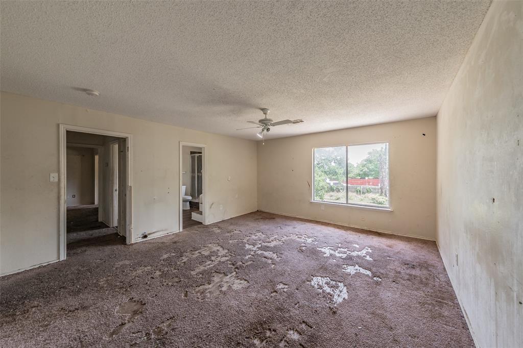 418 Longworth Boulevard Property Photo 22