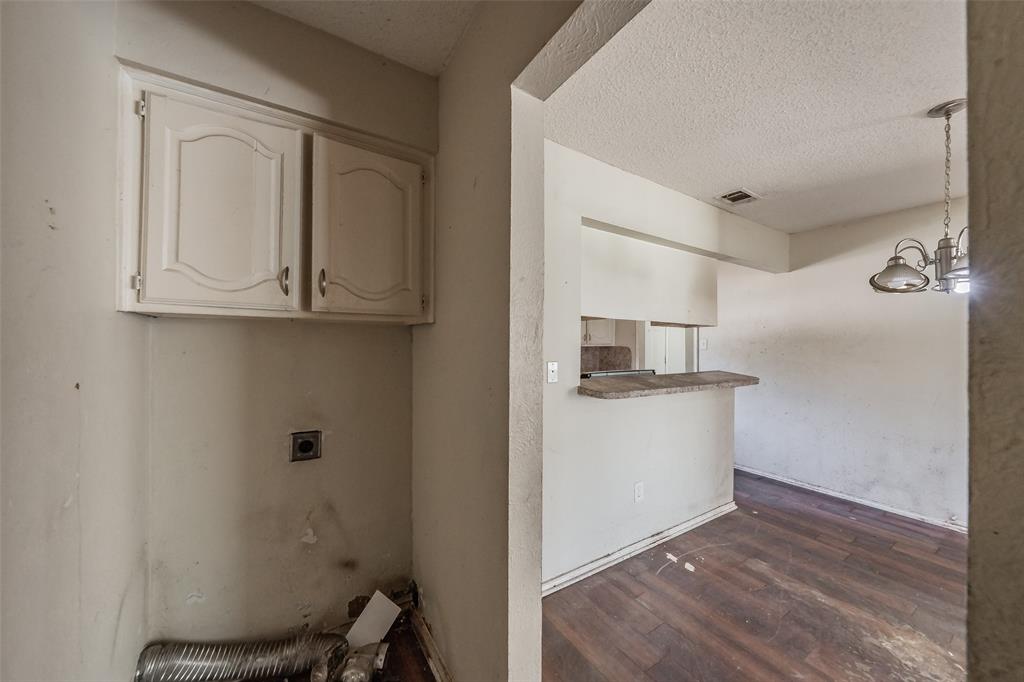 418 Longworth Boulevard Property Photo 23