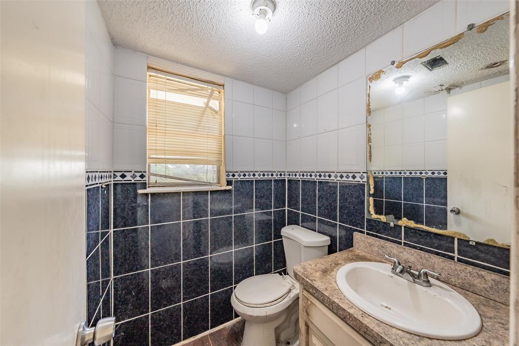 418 Longworth Boulevard Property Photo 25