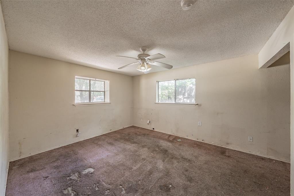418 Longworth Boulevard Property Photo 26