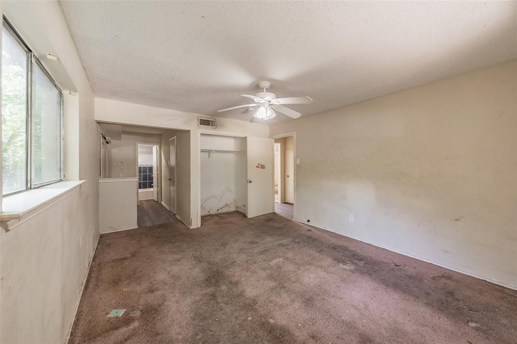 418 Longworth Boulevard Property Photo 27