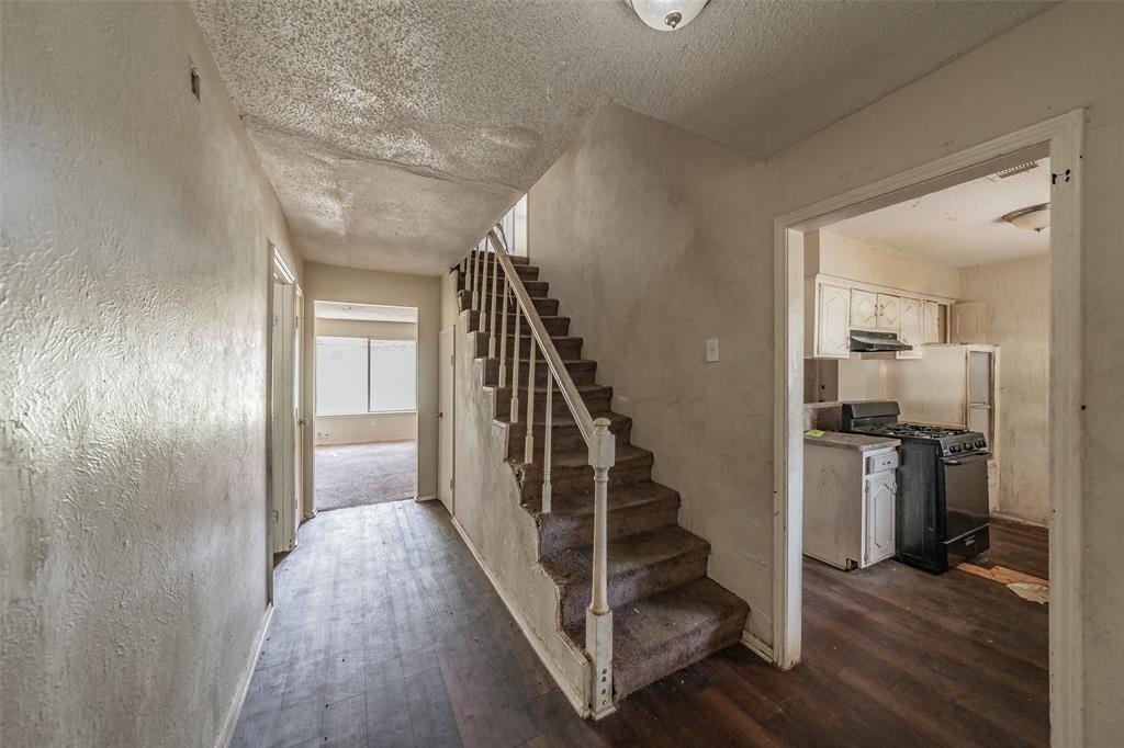 418 Longworth Boulevard Property Photo 28