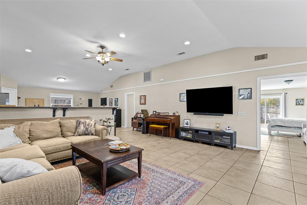 5117 Curzon Avenue Property Photo 1