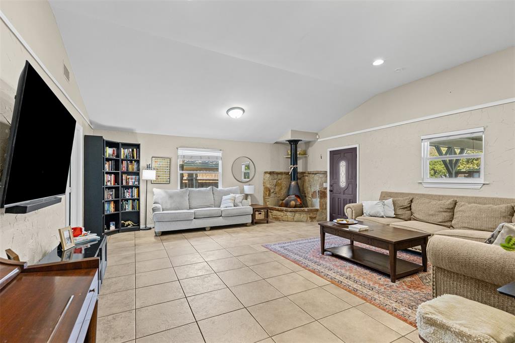 5117 Curzon Avenue Property Photo 4