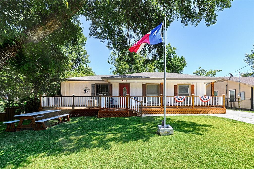 507 Bost Street Property Photo 1