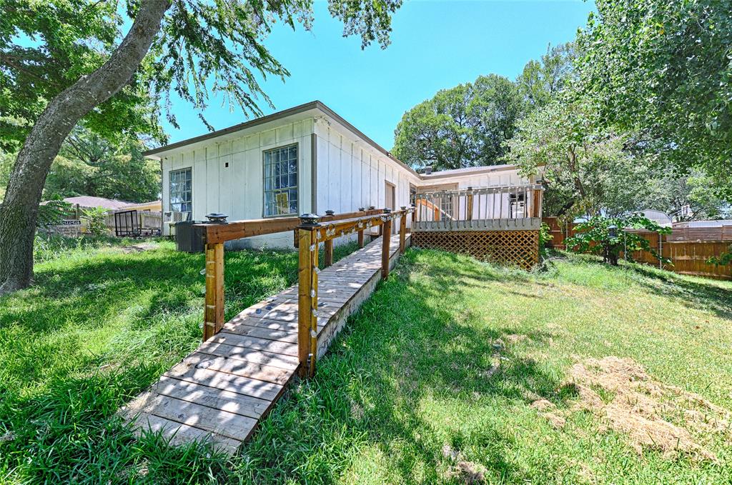 507 Bost Street Property Photo 22