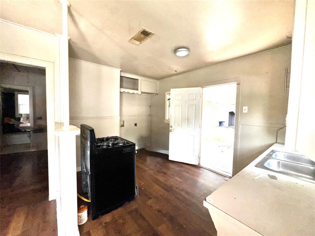 127 Blevins Street Property Photo 8