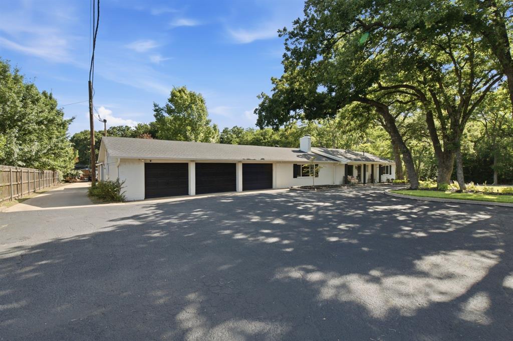 3001 Curry Road Property Photo 3