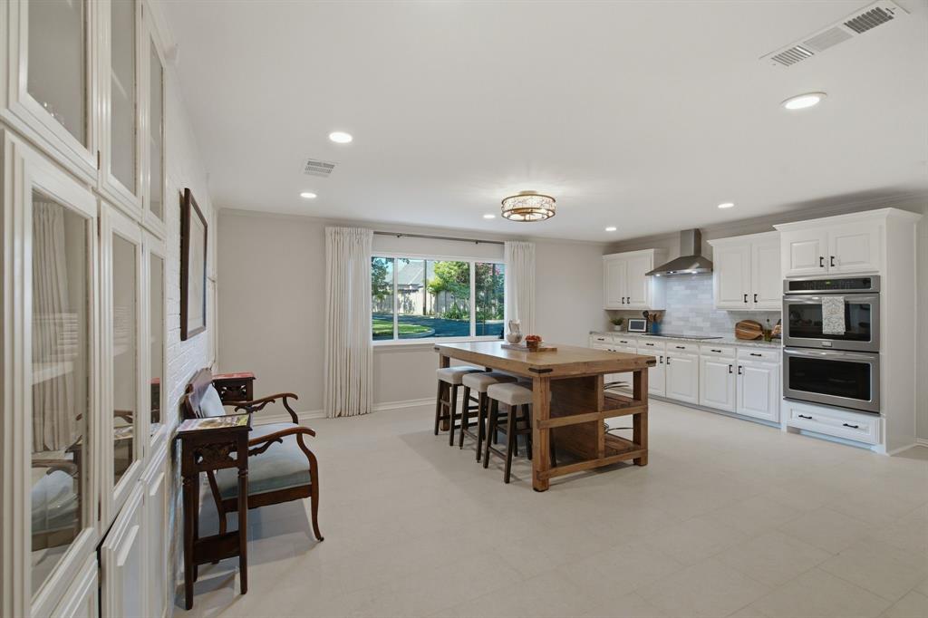 3001 Curry Road Property Photo 11