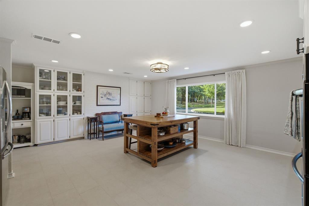 3001 Curry Road Property Photo 12