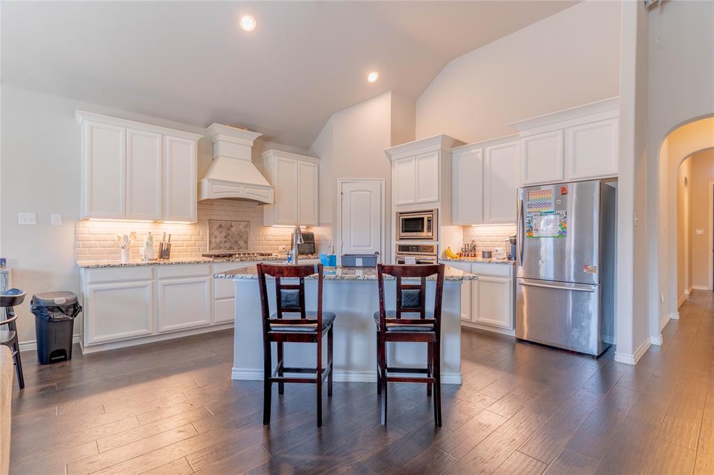 1000 Lake Sierra Way Property Photo 1