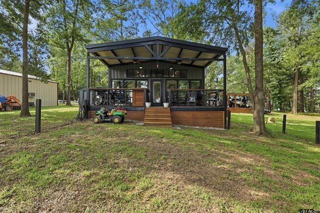 20 Red Oak Property Photo 1
