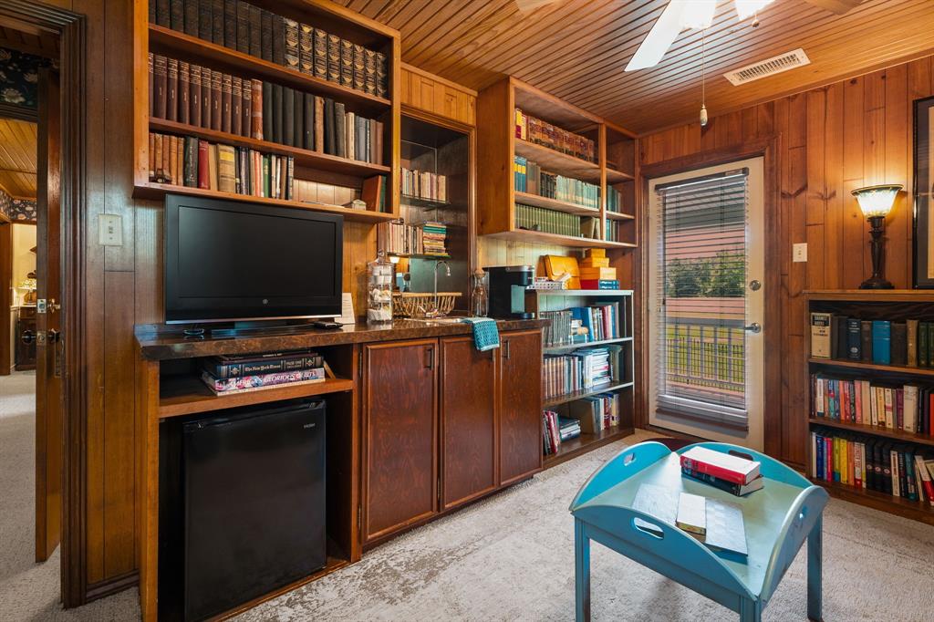 2027 Fm 779 Property Photo 23