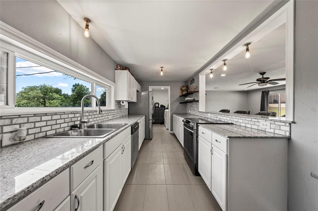 332 Illinois Property Photo 6