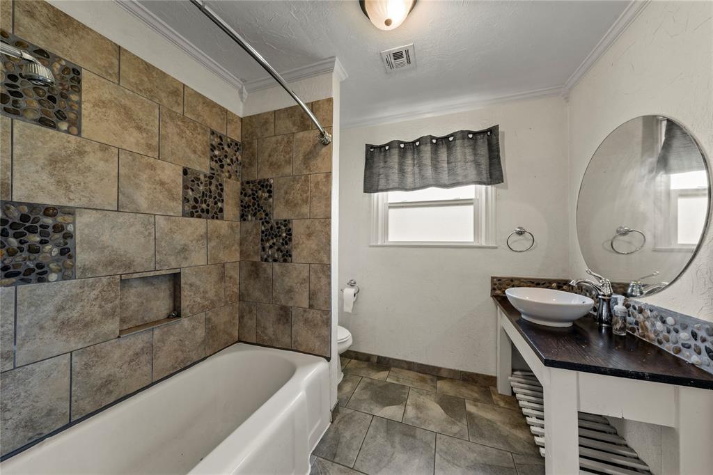 332 Illinois Property Photo 12