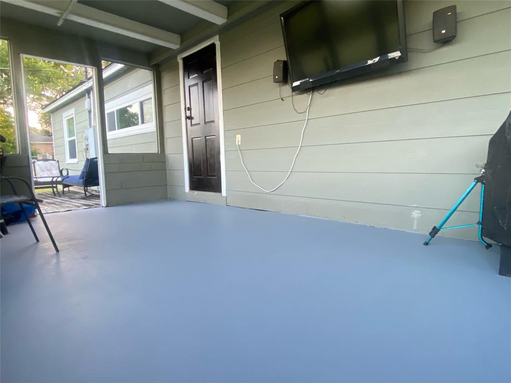 332 Illinois Property Photo 15
