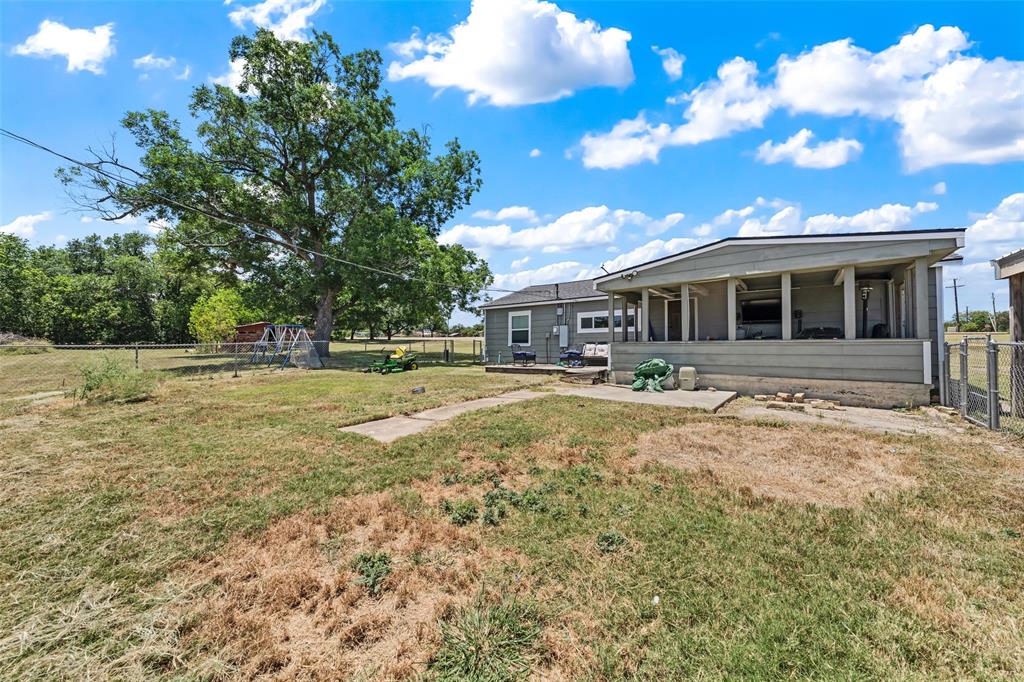 332 Illinois Property Photo 17