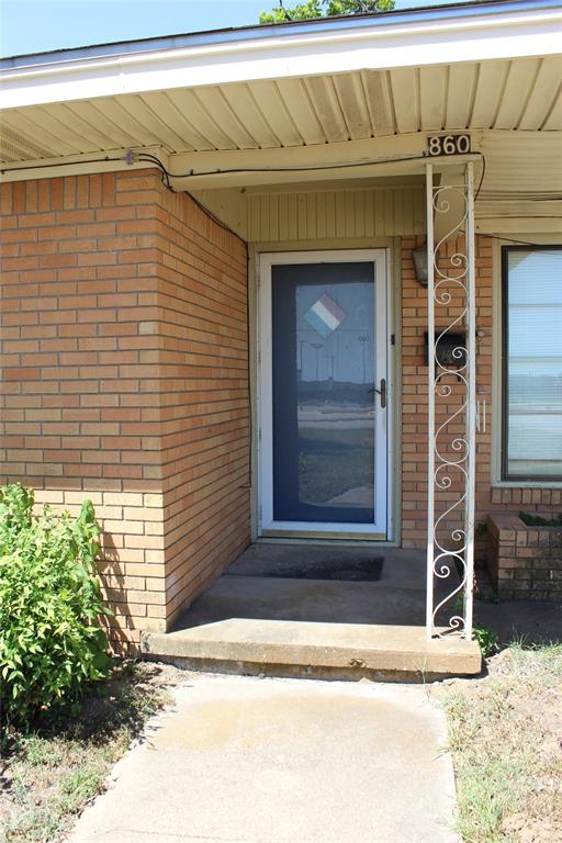 860 N Harbin Drive Property Photo 3