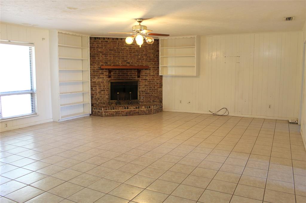 860 N Harbin Drive Property Photo 5