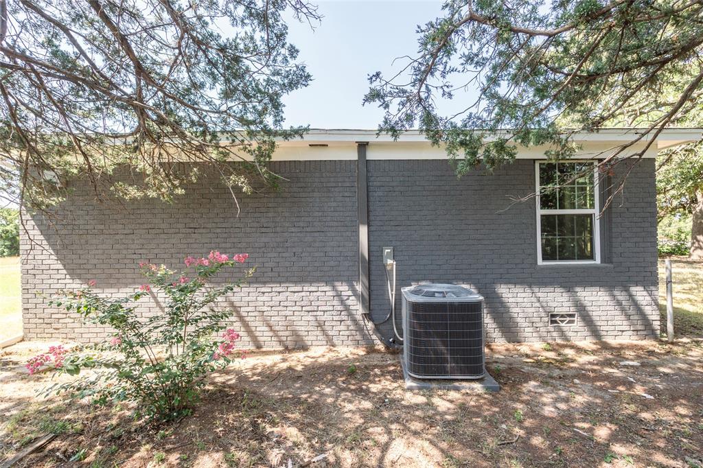 304 Jack Grace Hill Road Property Photo 8
