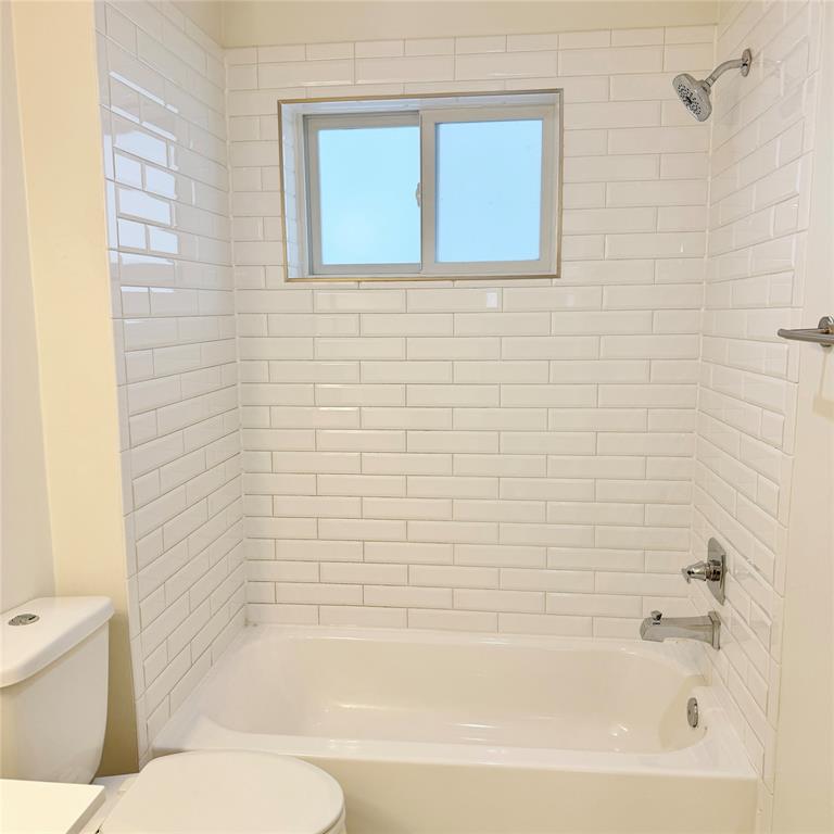 5010 San Jacinto Street 201 Property Photo 6