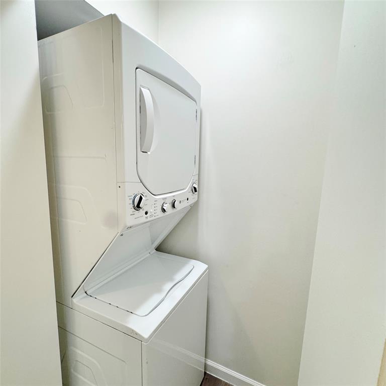 5010 San Jacinto Street 201 Property Photo 7