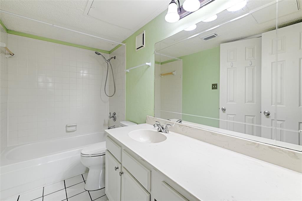 4067 Beltway Drive 122 Property Photo 13