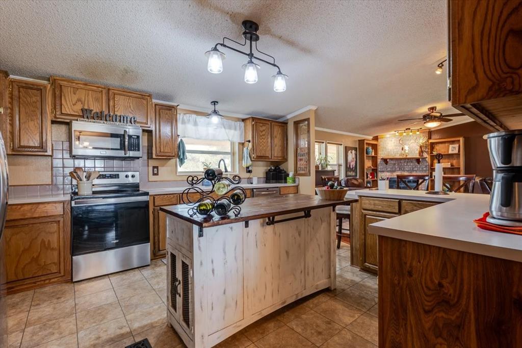 3637 Highway 281 Property Photo 12