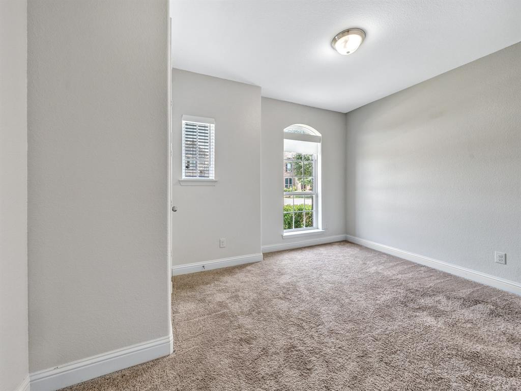 1121 Ranch Gate Lane Property Photo 4
