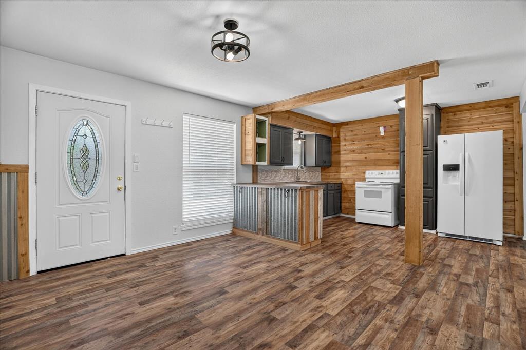 186 Garnet Road Property Photo 8