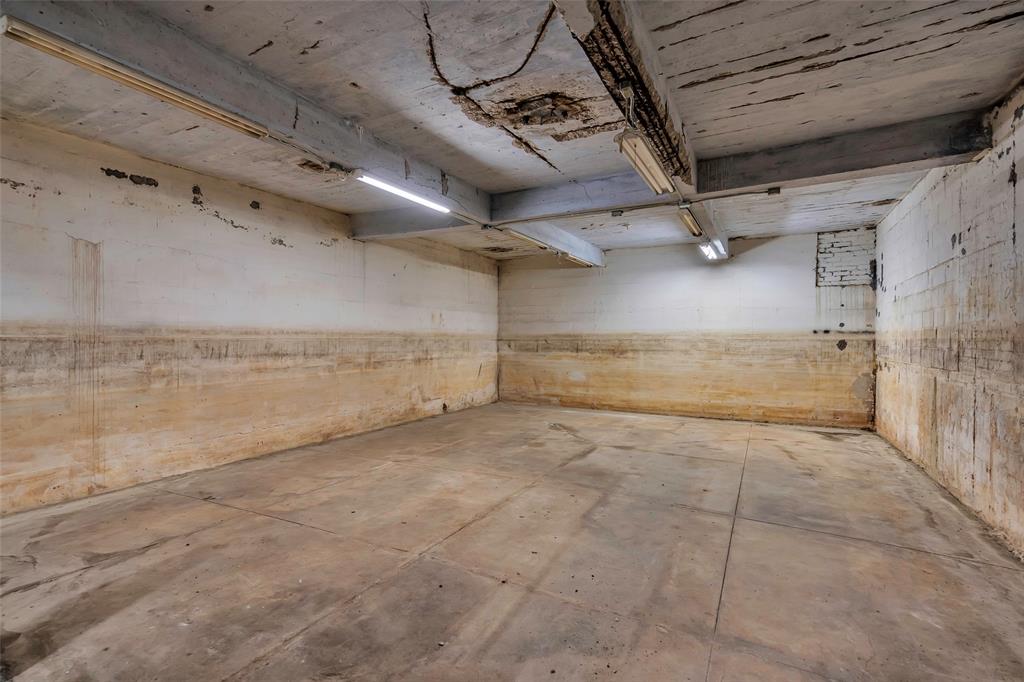 121 Davis St. Corner Property Photo 16
