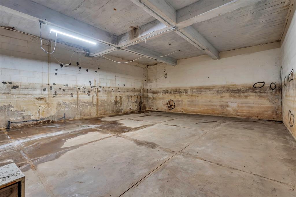 121 Davis St. Corner Property Photo 18