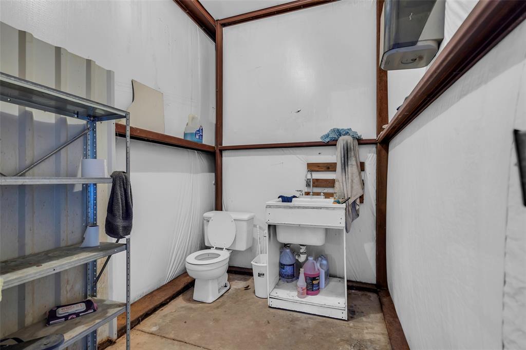121 Davis St. Corner Property Photo 21