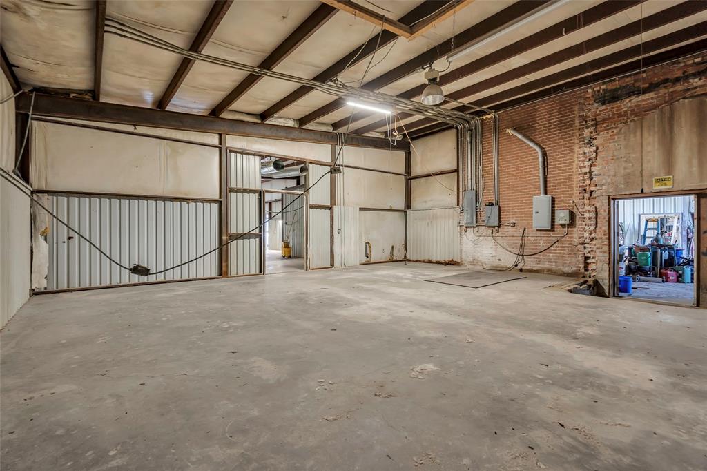 121 Davis St. Corner Property Photo 23