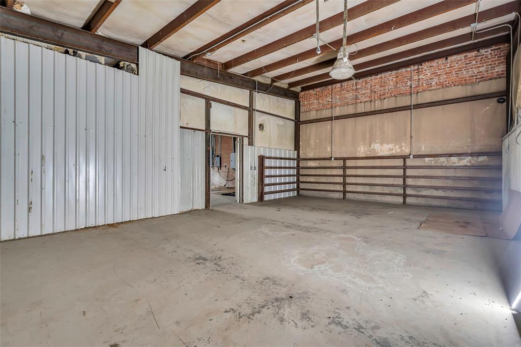 121 Davis St. Corner Property Photo 25