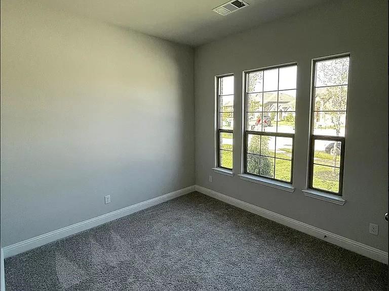 16024 Aquilla Way Property Photo 10