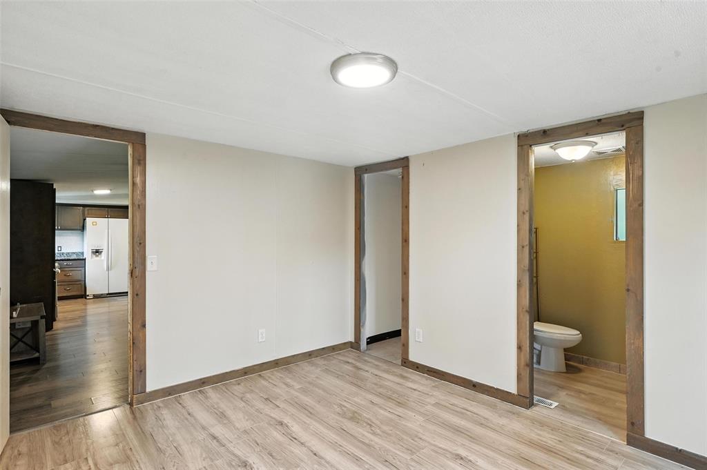 525 Surrey Lane Property Photo 11