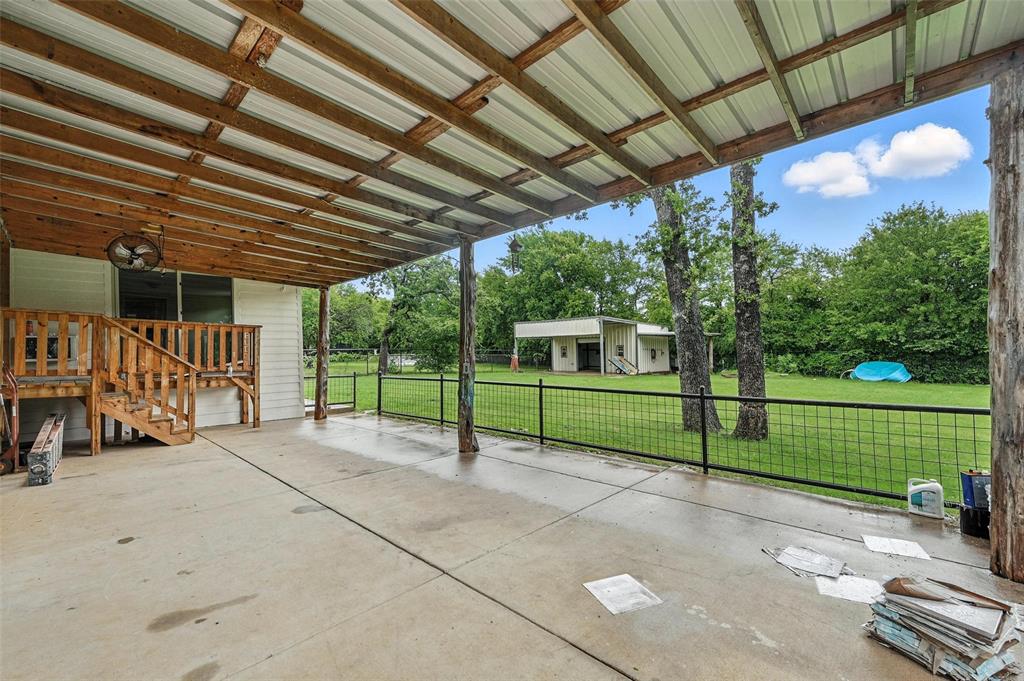 525 Surrey Lane Property Photo 14