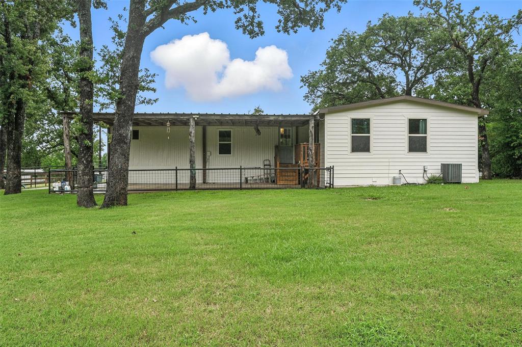 525 Surrey Lane Property Photo 15