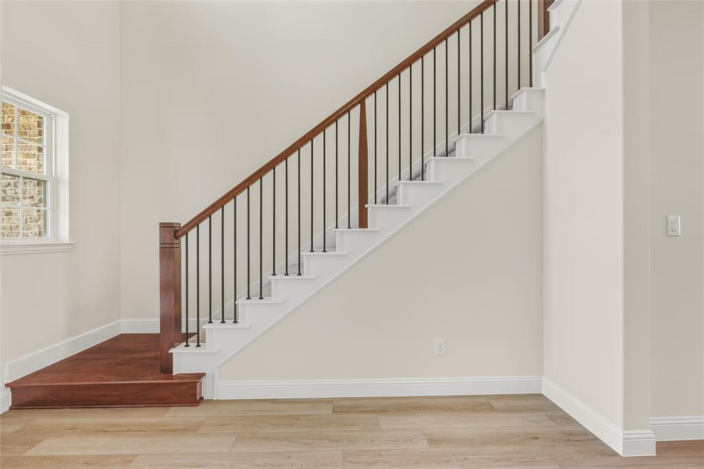 407 Sedgwick Drive Property Photo 25