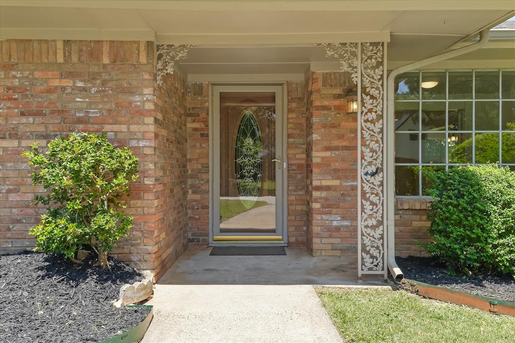 718 Ridgecrest Circle Property Photo 3