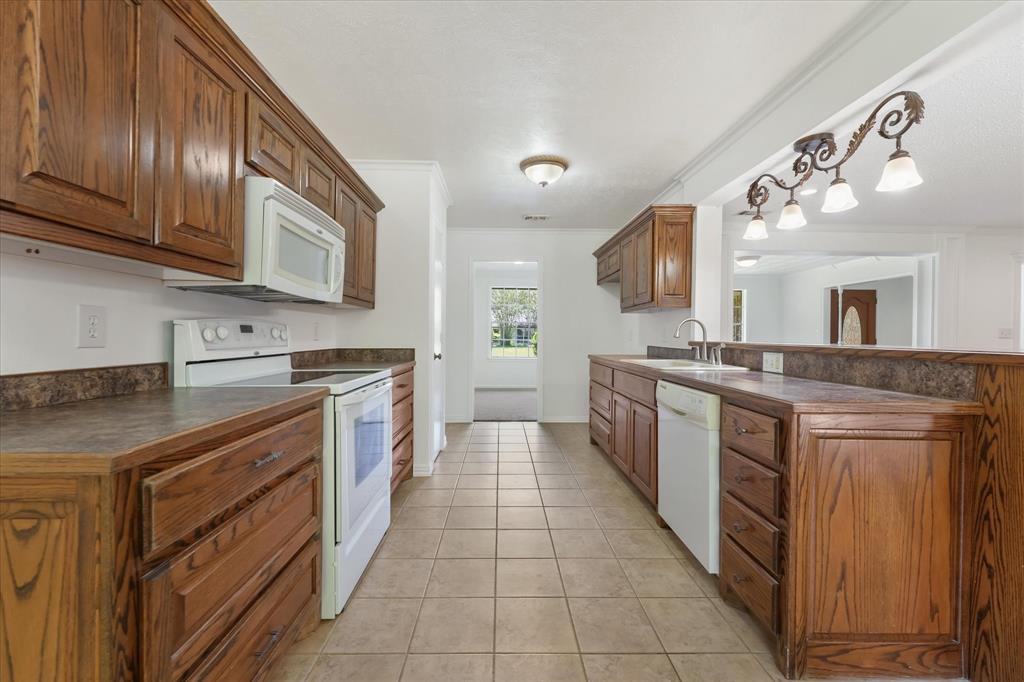 718 Ridgecrest Circle Property Photo 7