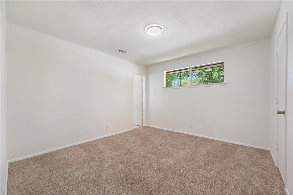 718 Ridgecrest Circle Property Photo 15