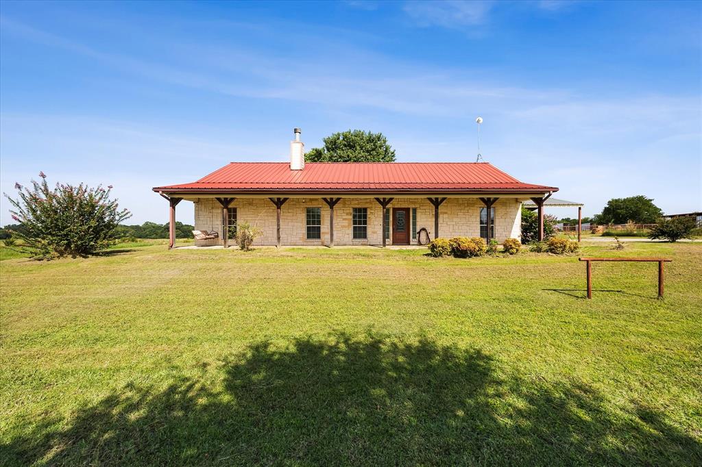 2210 County Road 1076 Property Photo 5